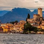 Casa Moniga 2-residenze Lizzeri * Moniga del Garda